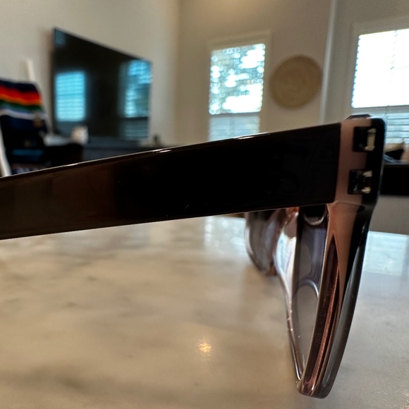 BRAND NEW Badgley Mischka Stephane Sunglasses Dove main image 12
